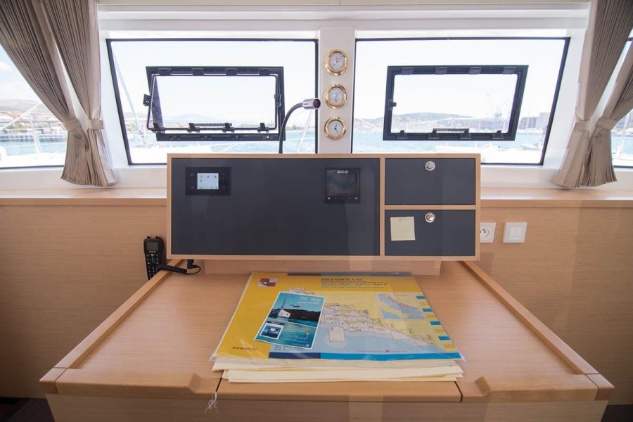 Photo #11 - Lagoon 52 F - 6 + 1 cab. (Parlay 2 (ex Current Venture)) in Nanny Cay - 27364
