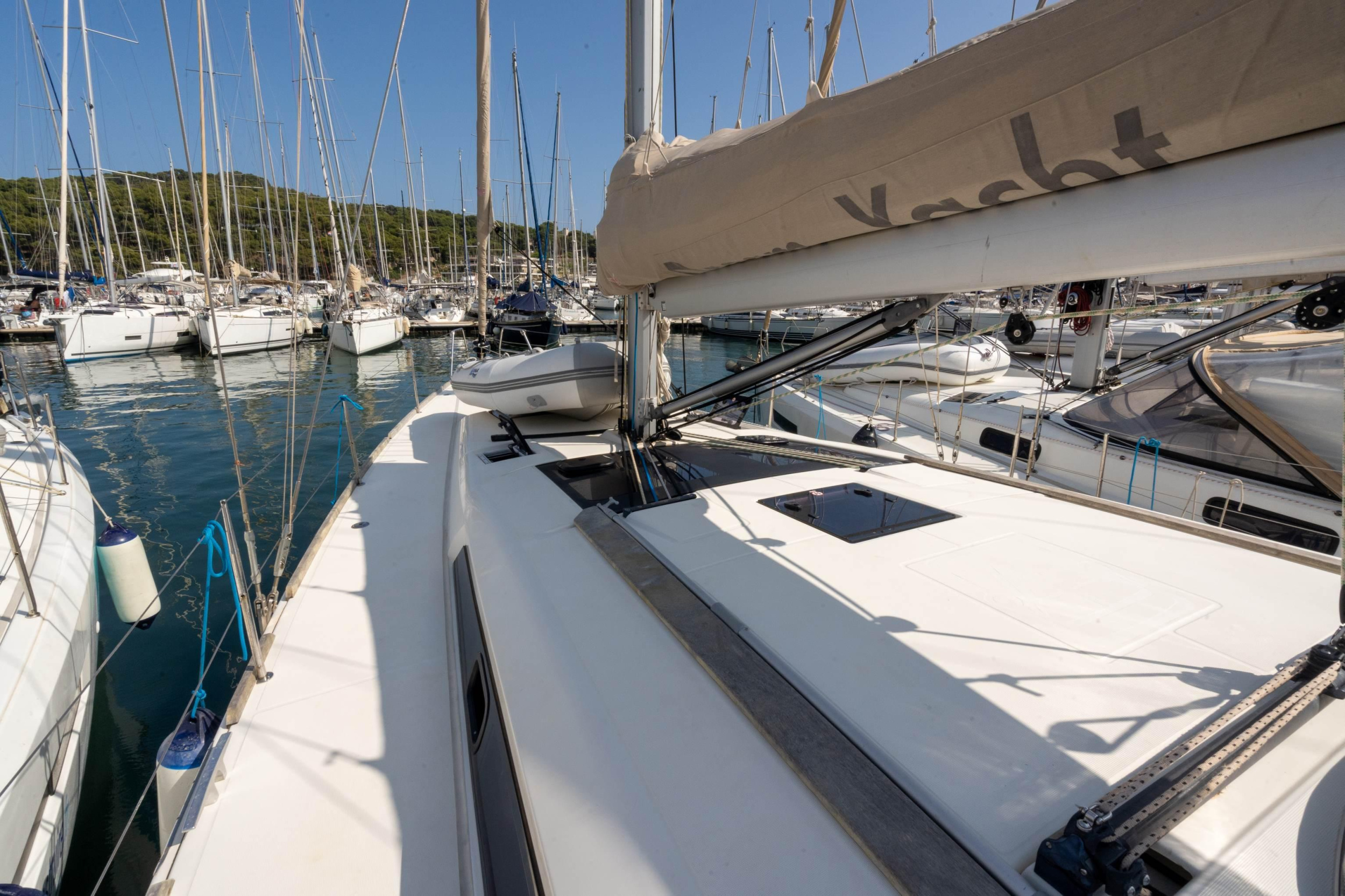 Photo #4 - Dufour 460 GL - 5 cab. (PICABIA) in Port Pin Rolland - 27495