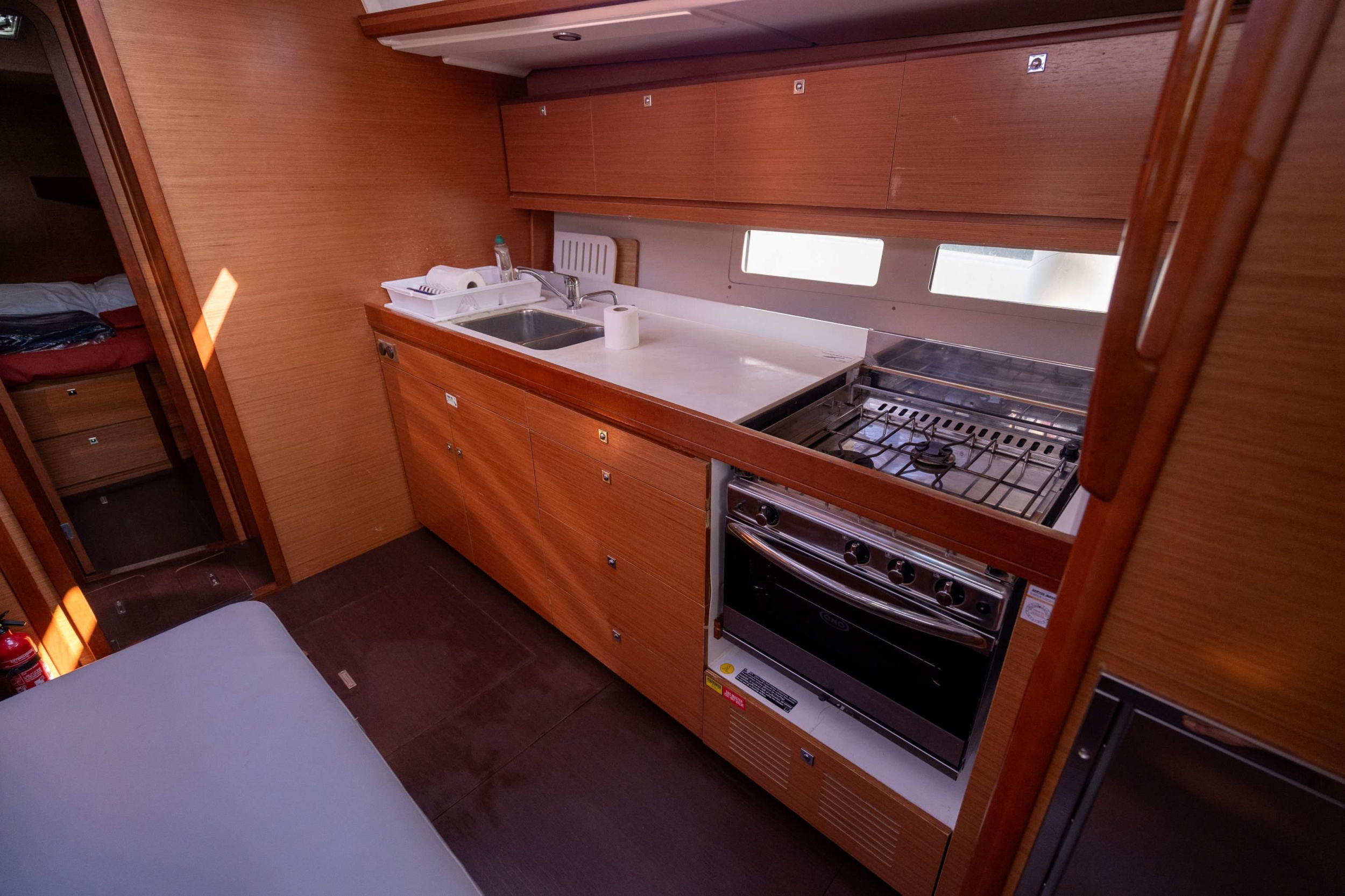 Photo #12 - Dufour 460 GL - 5 cab. (PICABIA) in Port Pin Rolland - 27495