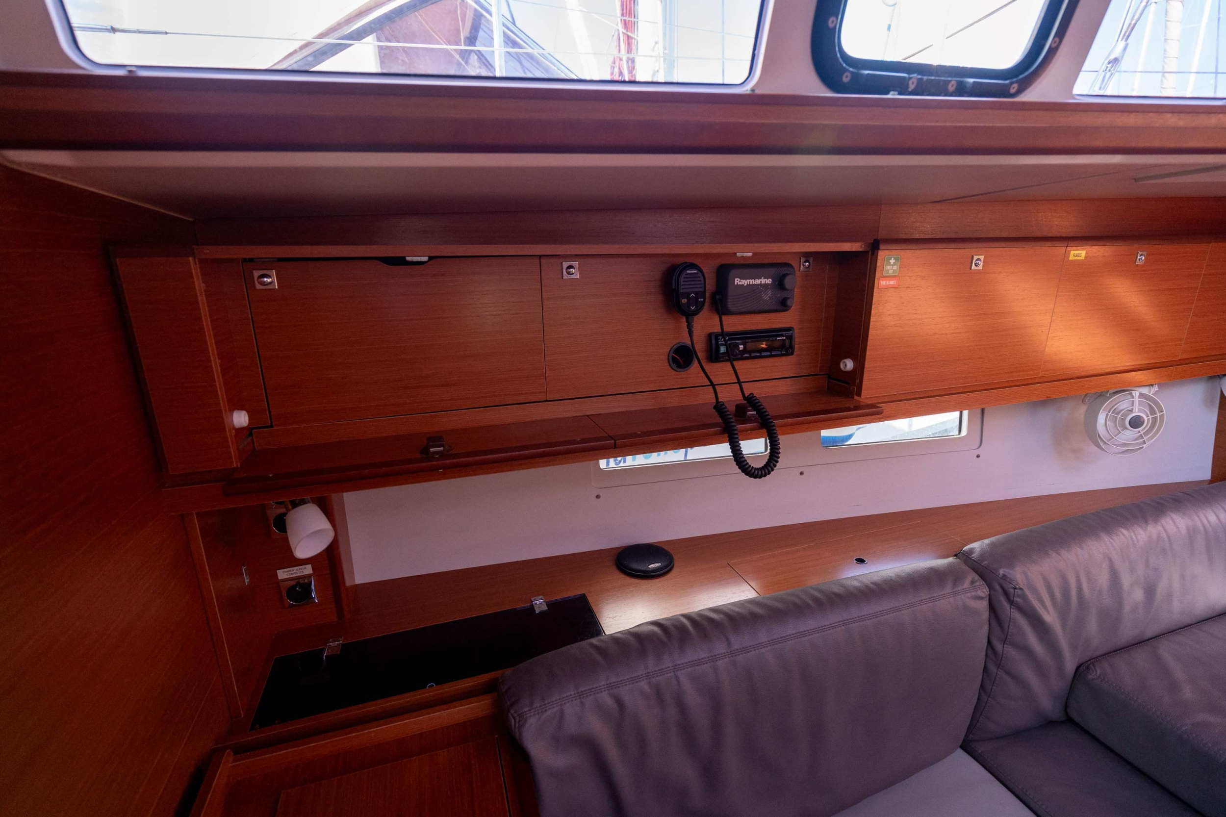Photo #18 - Dufour 460 GL - 5 cab. (PICABIA) in Port Pin Rolland - 27495