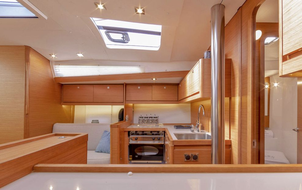 Photo #7 - Dufour 430 GL (EBENE) in Port Pin Rolland - 27511