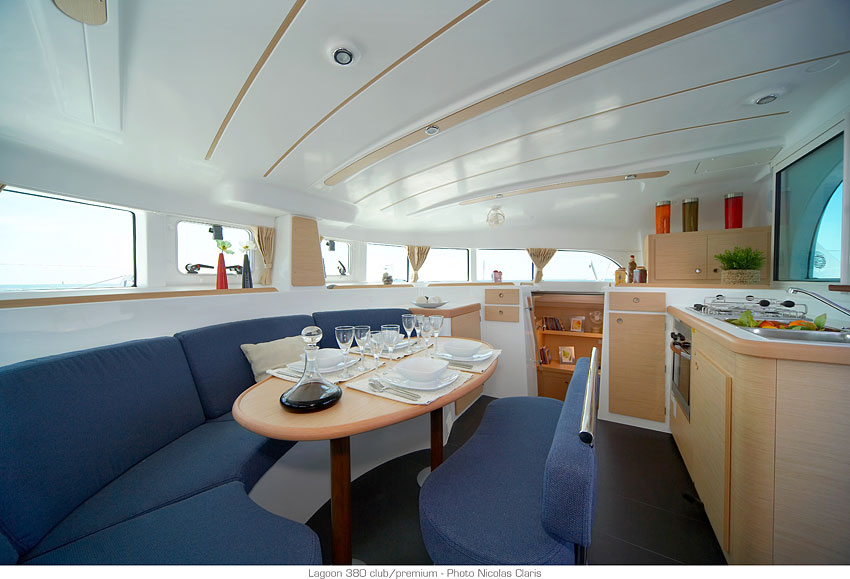 Photo #11 - Lagoon 380 - 4 cab. (WHITE PEARL) in Trogir - 27523