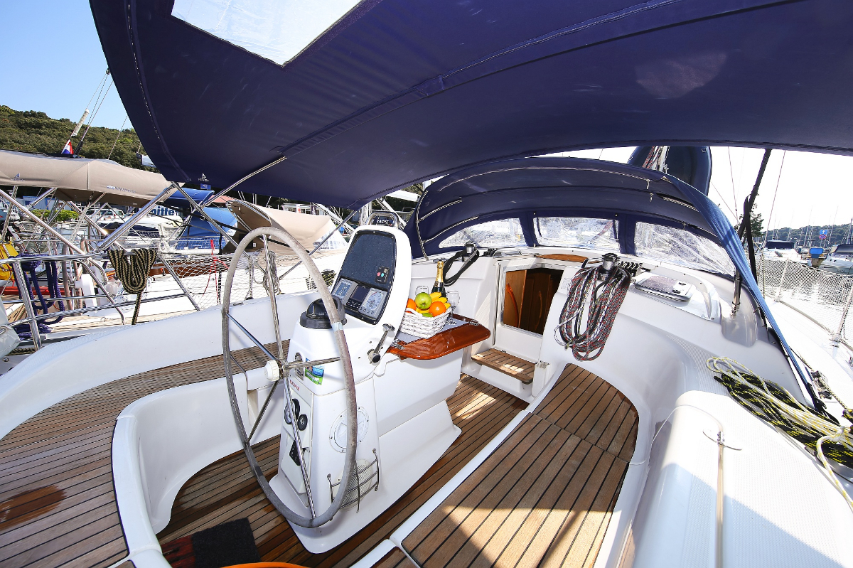 Photo #8 - Bavaria 39 Cruiser (Linda) en Pula - 27537