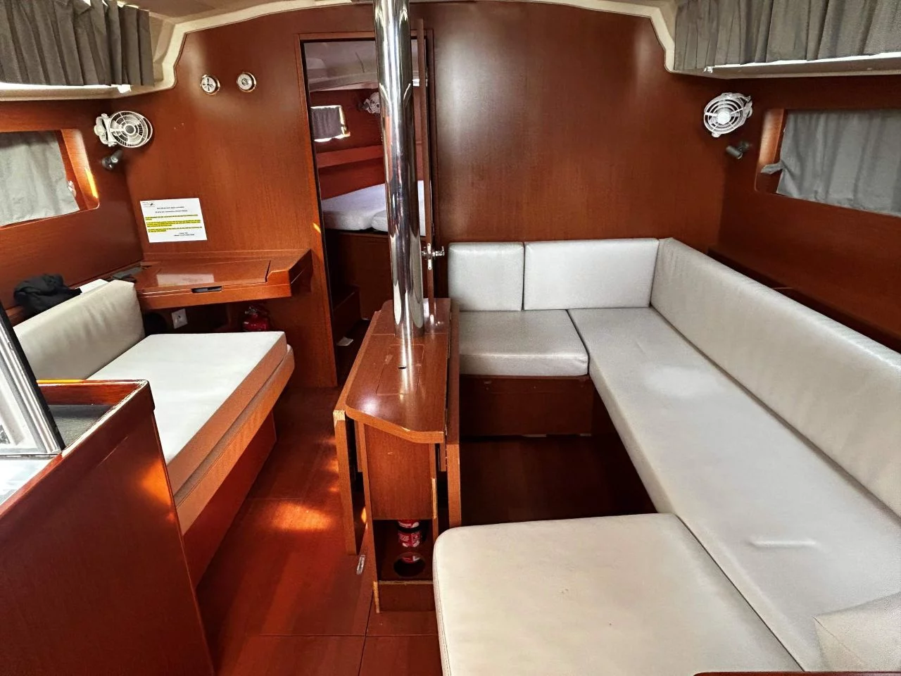 Oceanis 41.1 (KESTREL)  - 4
