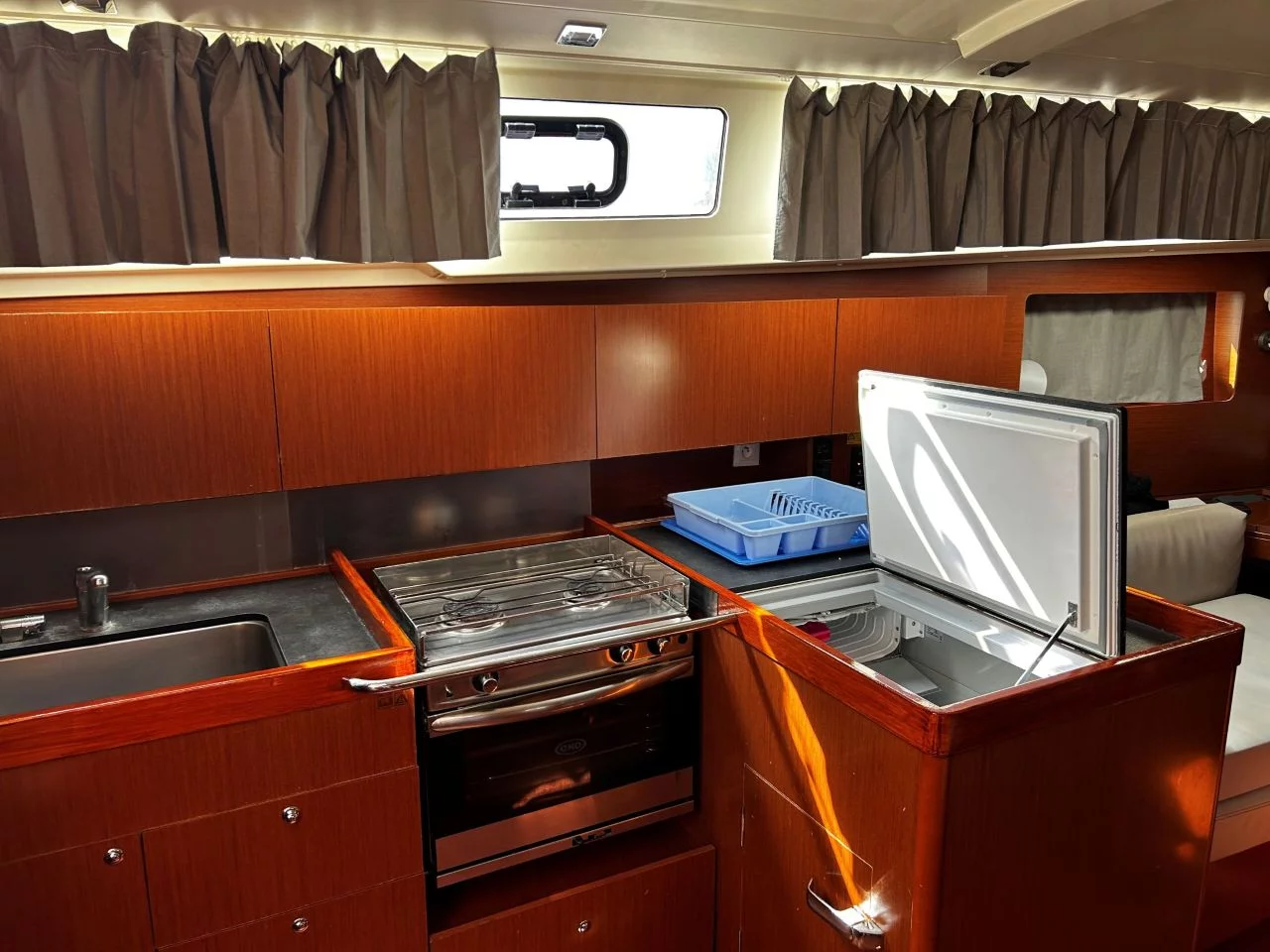 Oceanis 41.1 (KESTREL)  - 5