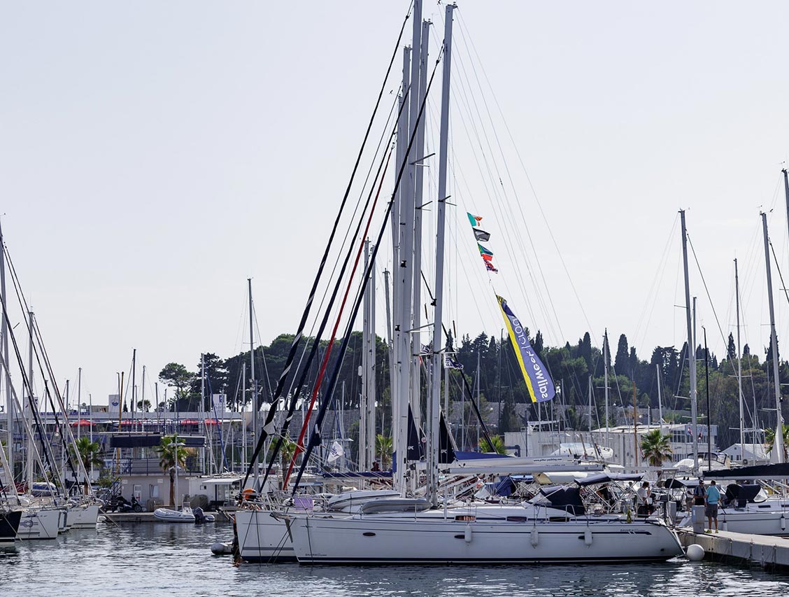 Photo #4 - Bavaria 42 Cruiser (Lady Clam) in Split - 27596
