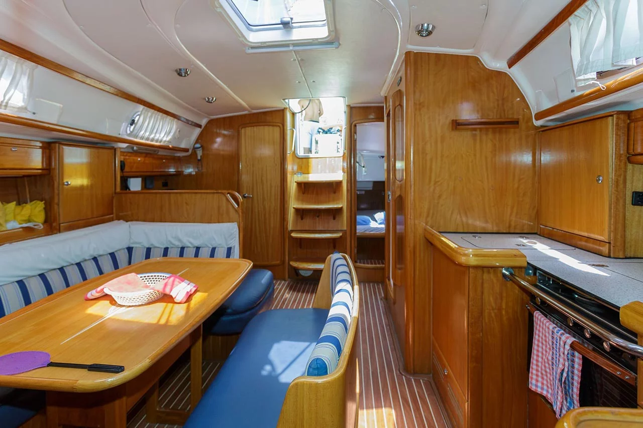 Bavaria 42 Cruiser (Lady Clam)  - 4