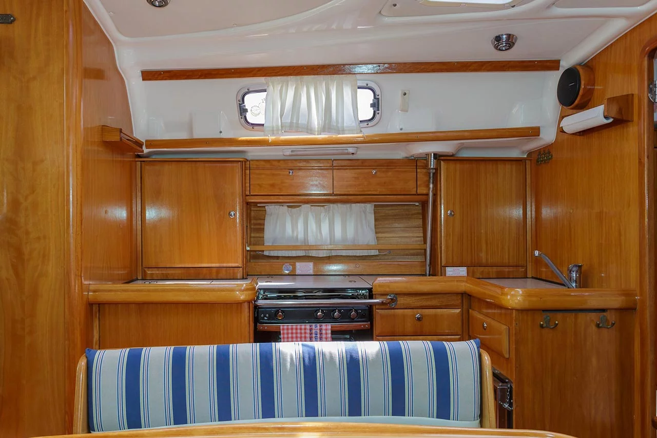 Bavaria 42 Cruiser (Lady Clam)  - 6