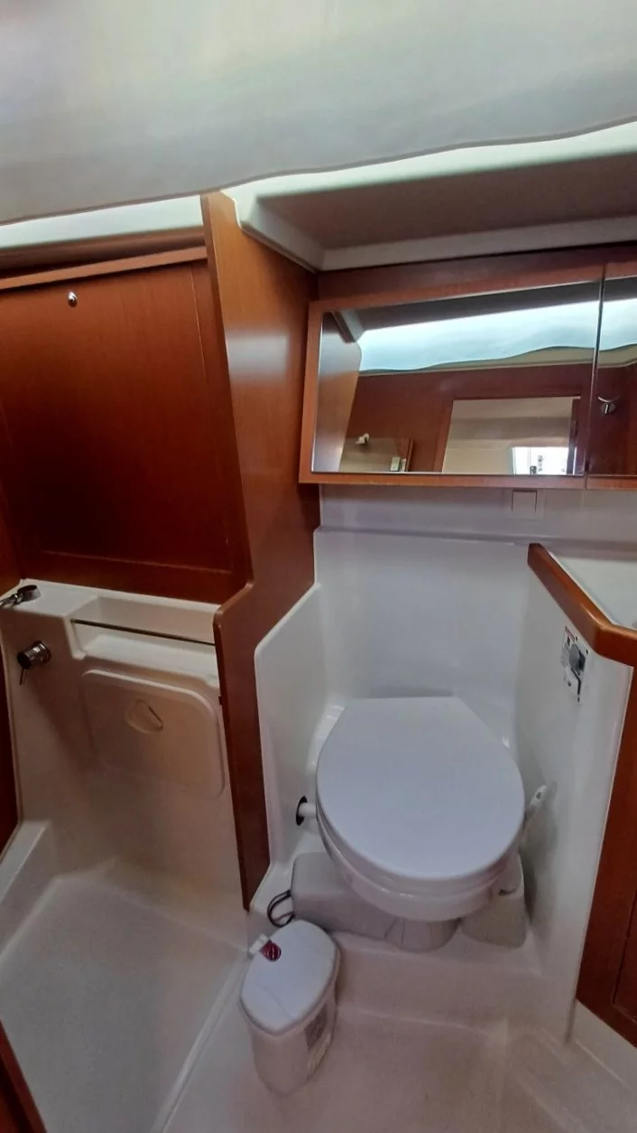 Oceanis 41.1 (JAEGER)  - 12