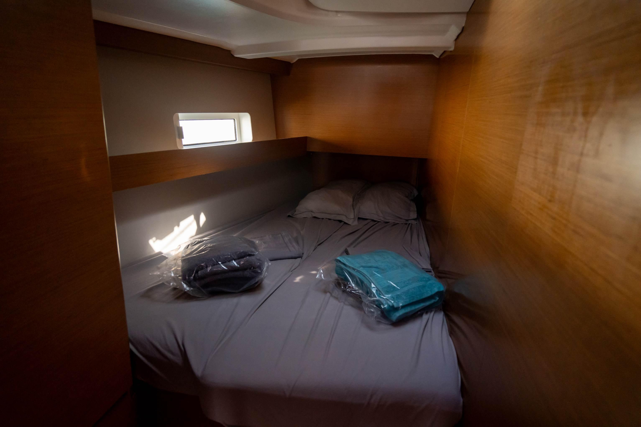 Photo #10 - Sun Odyssey 490 - 5 + 1 cab. (FANTAISIE) in Port Pin Rolland - 27683