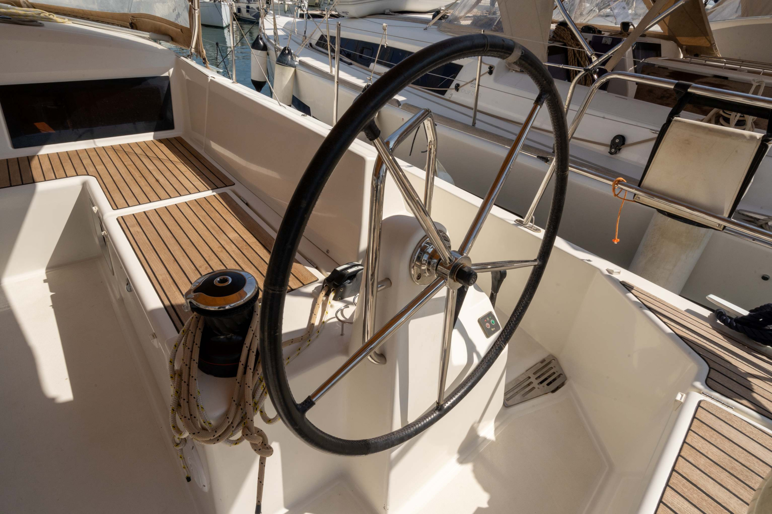Photo #15 - Sun Odyssey 490 - 5 + 1 cab. (FANTAISIE) in Port Pin Rolland - 27683
