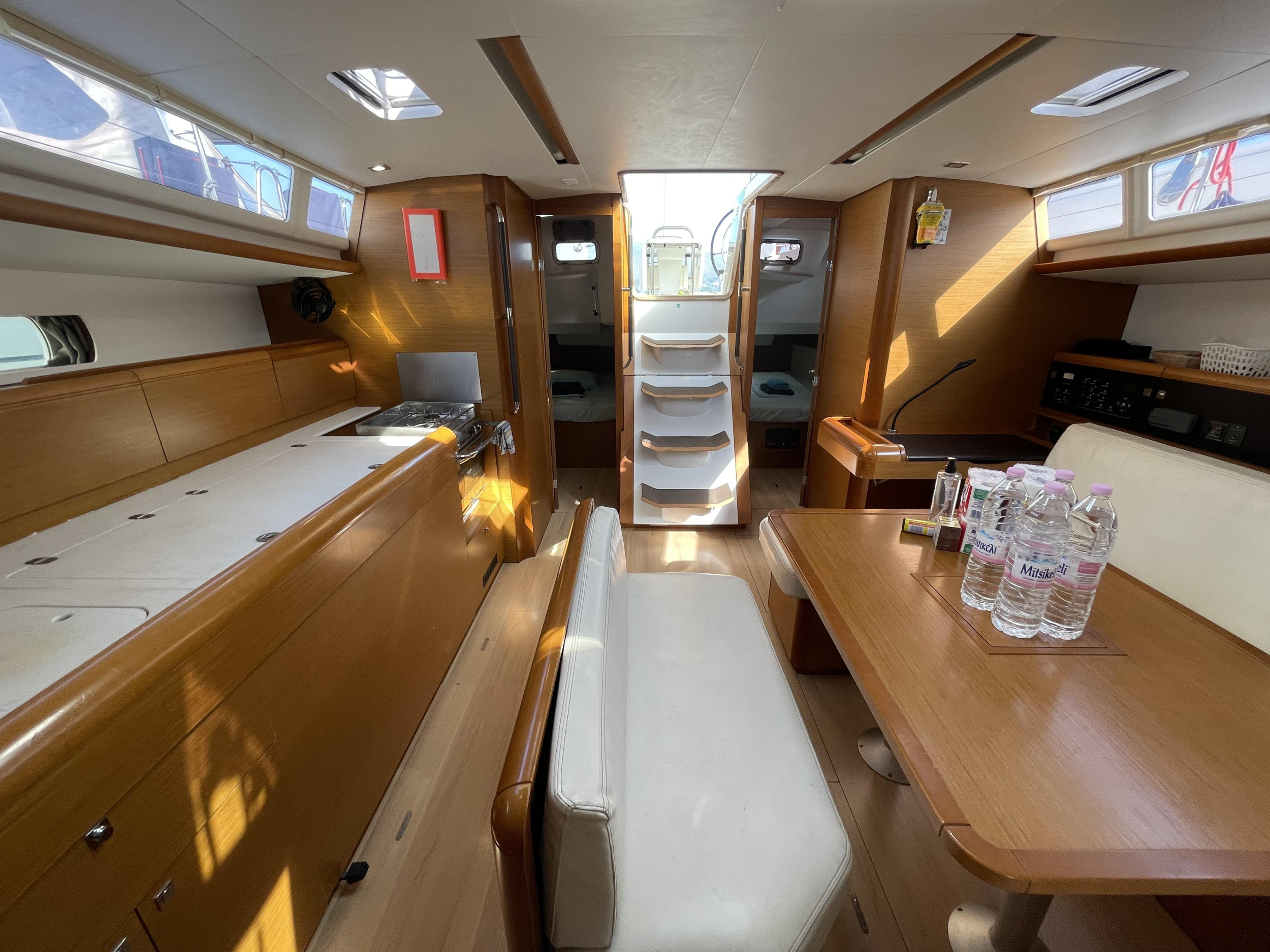 Photo #8 - Sun Odyssey 479 - 4 cab. (KIMOLOS) in Lefkada - 27723