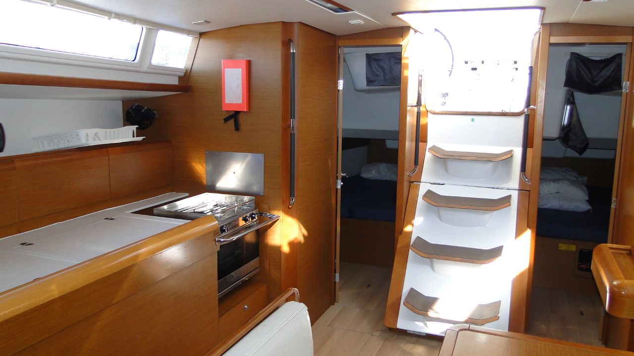 Photo #8 - Sun Odyssey 479 - 4 cab. (SYMI) in Athens - 27724