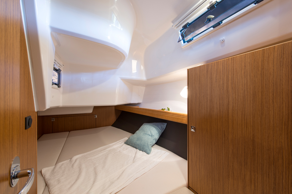 Photo #8 - Bavaria Cruiser 37 - 3 cab. (HAYDN) in Sibenik - 27775