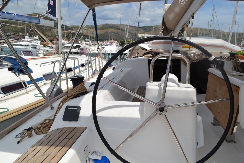 Photo #9 - Dufour 460 GL (HOBBES) in Trogir - 27785