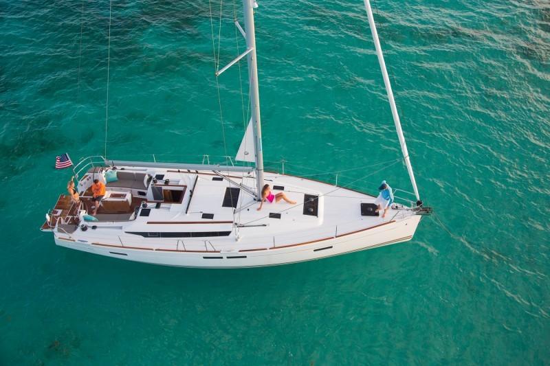 Photo #4 - Sun Odyssey 469 (HVAR) in La Trinite sur Mer - 28045
