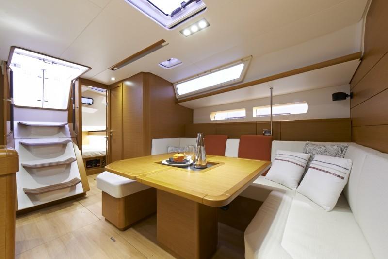 Photo #6 - Sun Odyssey 469 (HVAR) in La Trinite sur Mer - 28045