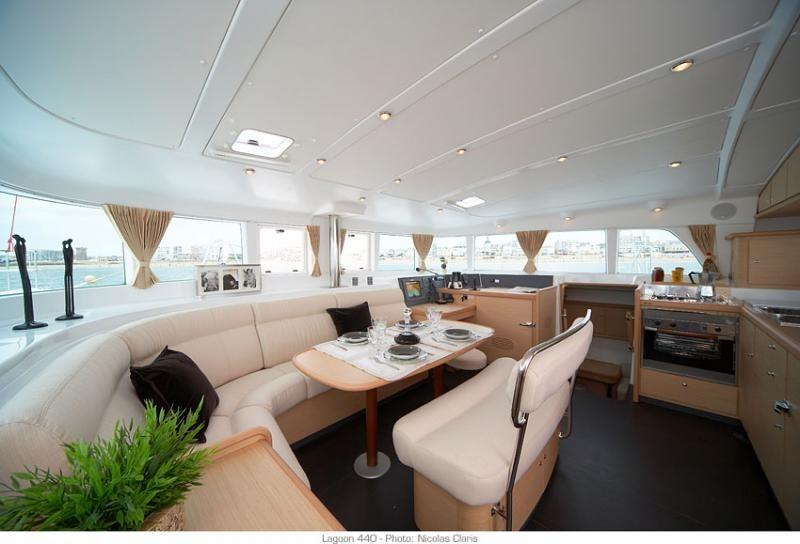 Photo #8 - Lagoon 440 - 4 + 2 cab. (KAIROS) in Port Louis marina - 28056