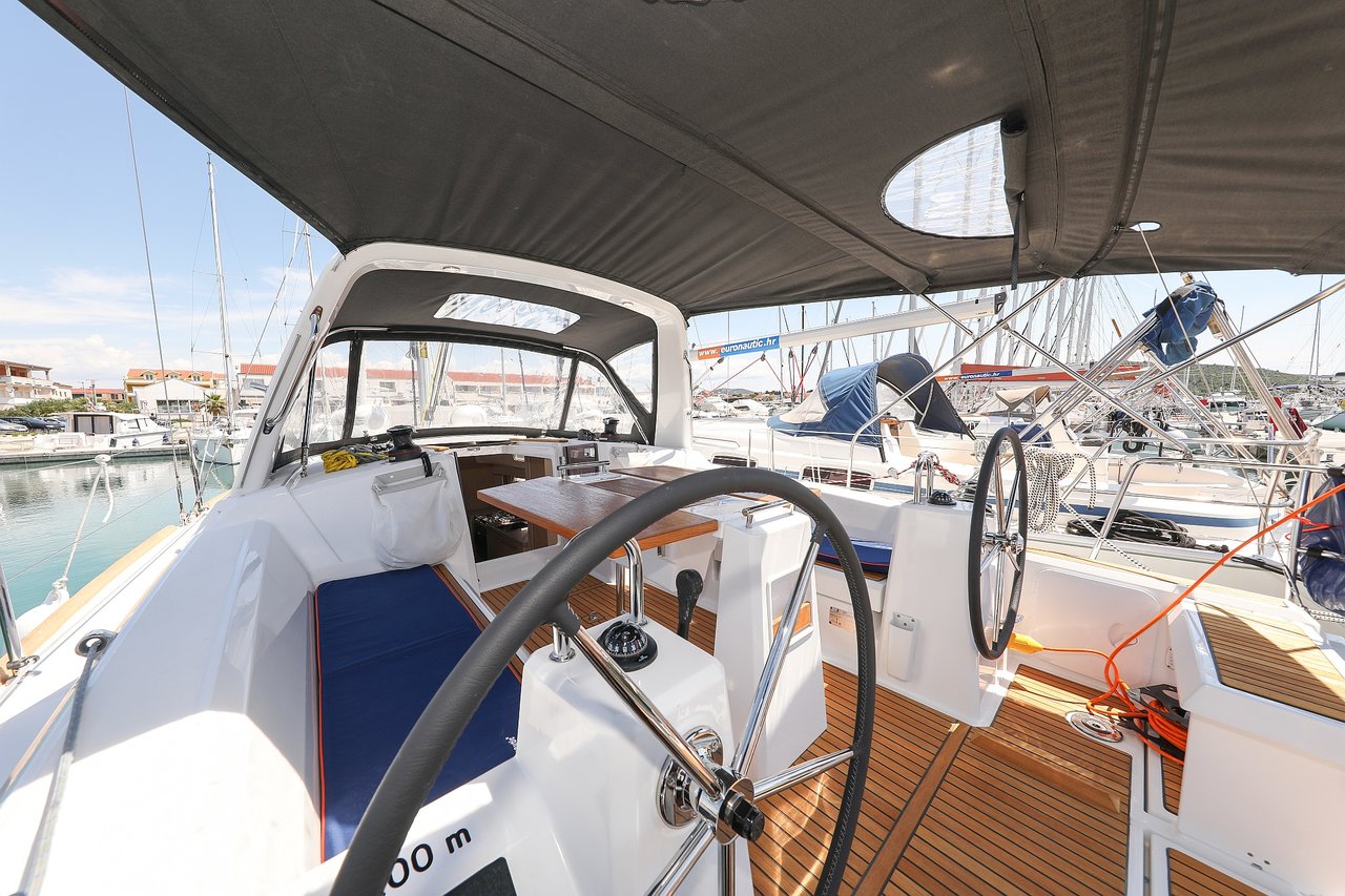 Photo #7 - Oceanis 35.1 (Aris) in Biograd - 28090