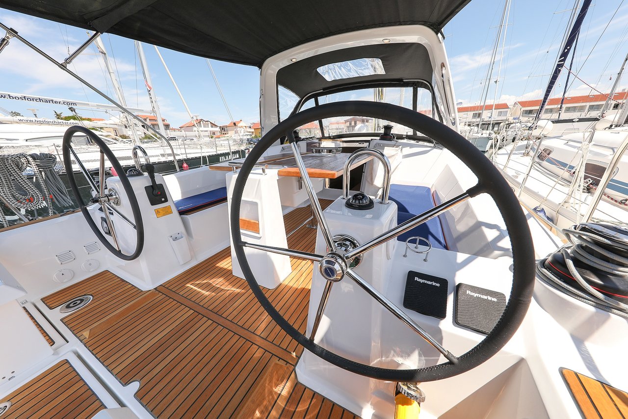 Photo #8 - Oceanis 35.1 (Aris) in Biograd - 28090