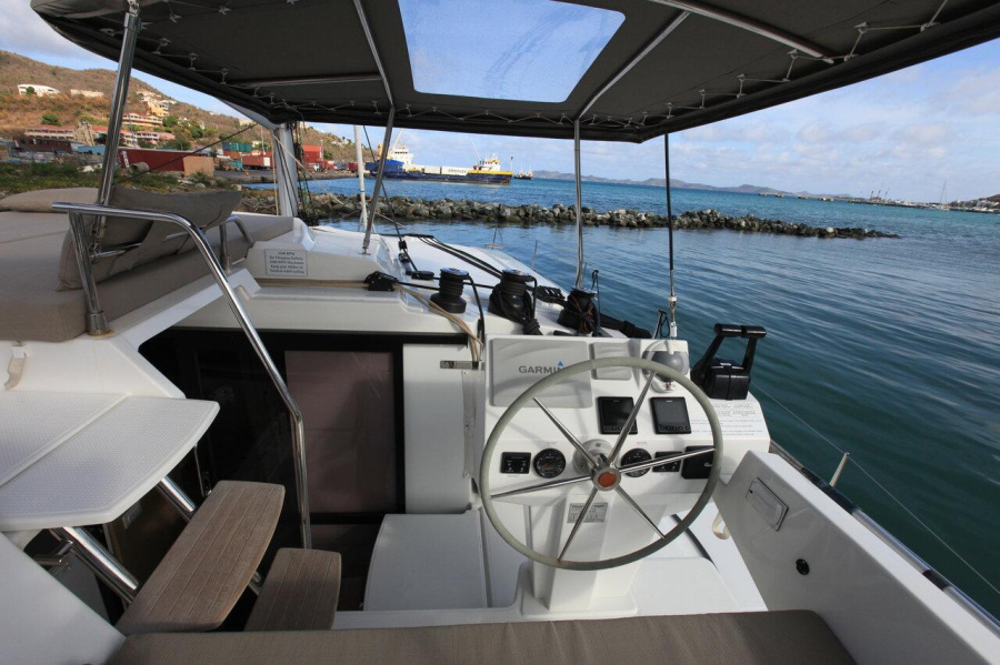 Photo #6 - Fountaine Pajot Saona 47 Quintet - 5 + 1 cab. (Fun Shway) in Road Town - 28105