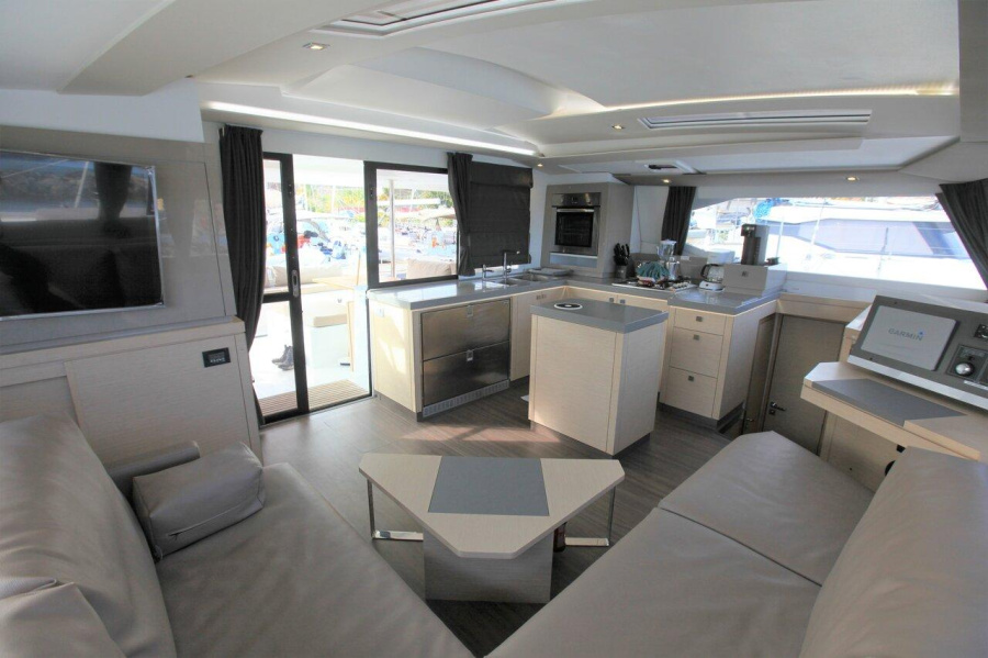 Photo #8 - Fountaine Pajot Saona 47 Quintet - 5 + 1 cab. (Fun Shway) in Road Town - 28105