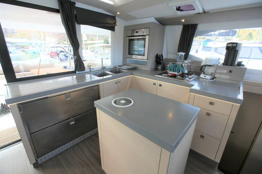 Fountaine Pajot Saona 47 (Quintet) - 5 + 1 cab. (Fun Shway)  - 12