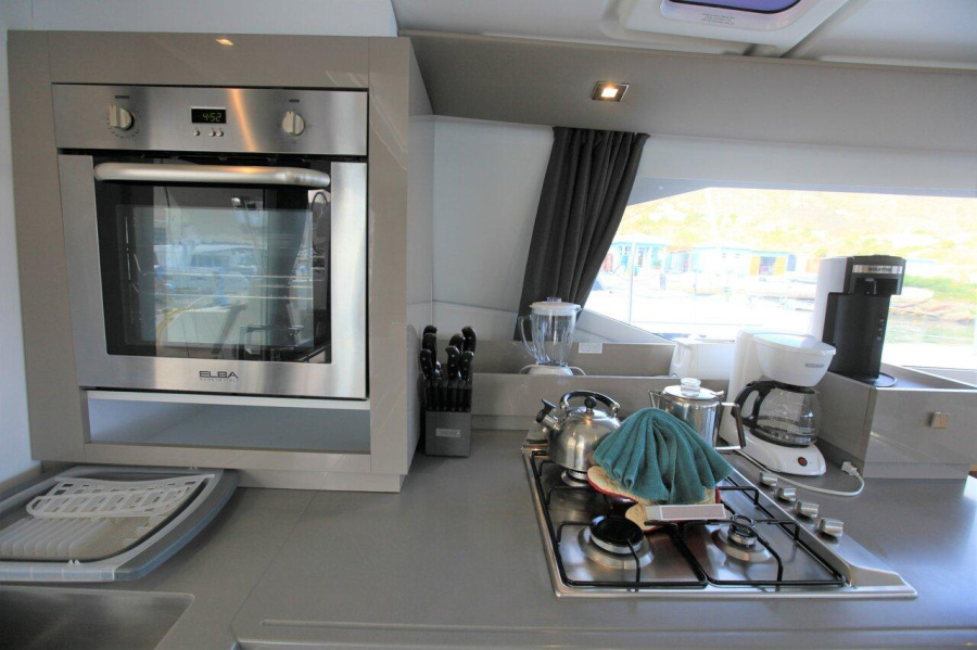 Photo #11 - Fountaine Pajot Saona 47 Quintet - 5 + 1 cab. (Fun Shway) in Road Town - 28105