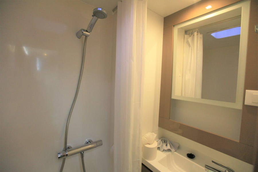 Photo #20 - Fountaine Pajot Saona 47 Quintet - 5 + 1 cab. (Fun Shway) in Road Town - 28105