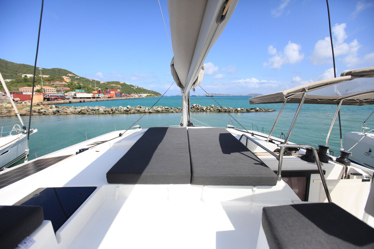 Photo #9 - Fountaine Pajot Saona 47 Quintet - 5 + 1 cab. (Three Sheets) in Road Town - 28106