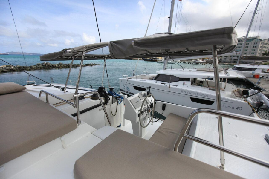 Photo #8 - Fountaine Pajot Saona 47 - 5 cab. (Long Story) in Road Town - 28107