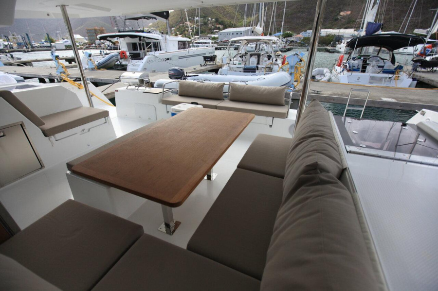 Photo #9 - Fountaine Pajot Saona 47 - 5 cab. (Long Story) in Road Town - 28107