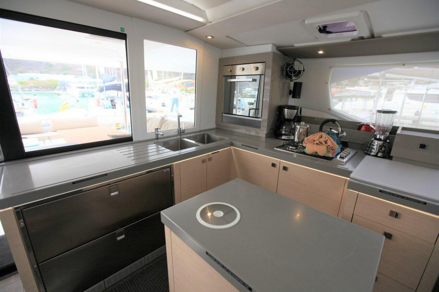 Photo #17 - Fountaine Pajot Saona 47 - 5 cab. (Long Story) in Road Town - 28107