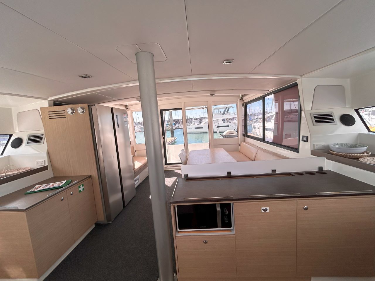 Photo #7 - Bali 4.3 (CELENO_DB) in Airlie Beach - 28144
