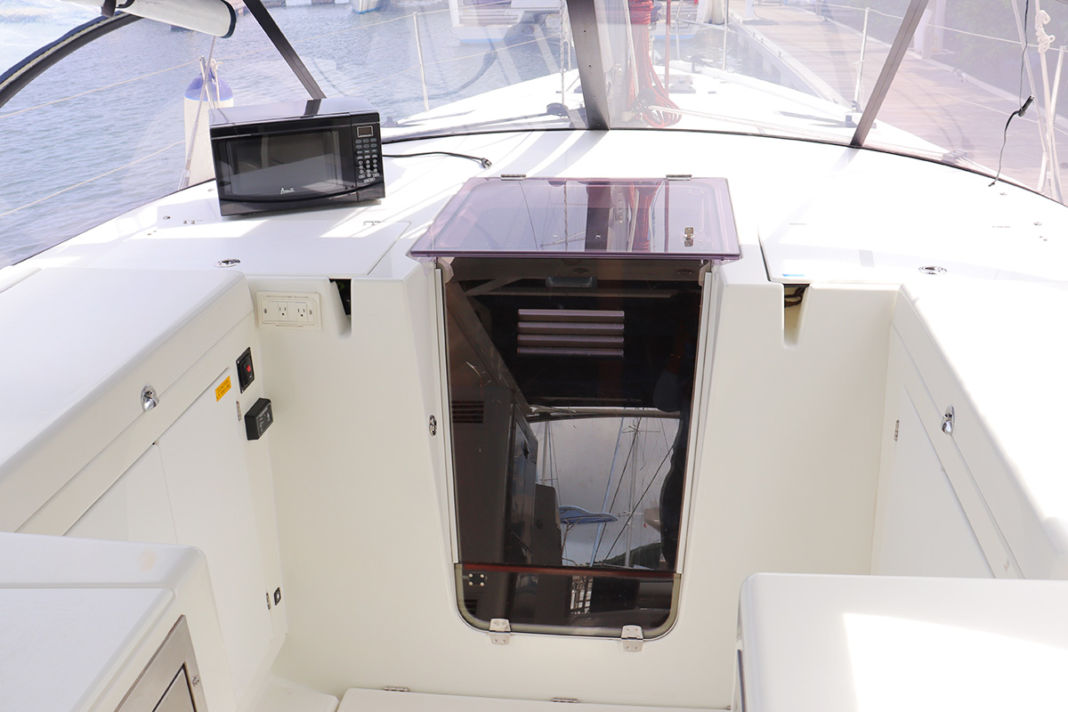Photo #12 - Sun Loft 47 - 6 + 1 cab. (Linnea) in Nanny Cay - 28206