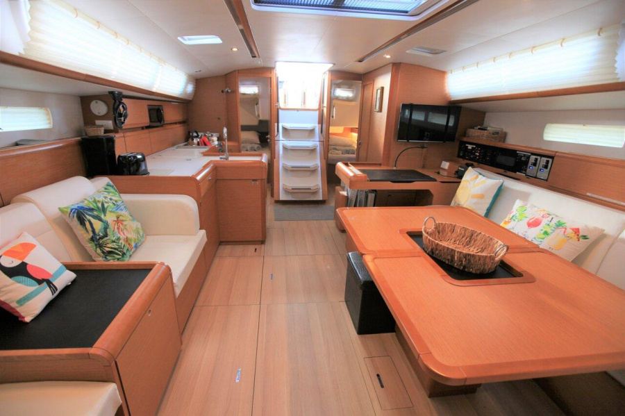 Photo #8 - Sun Odyssey 519 - 3 cab. (Toucan Share) in Road Town - 28207