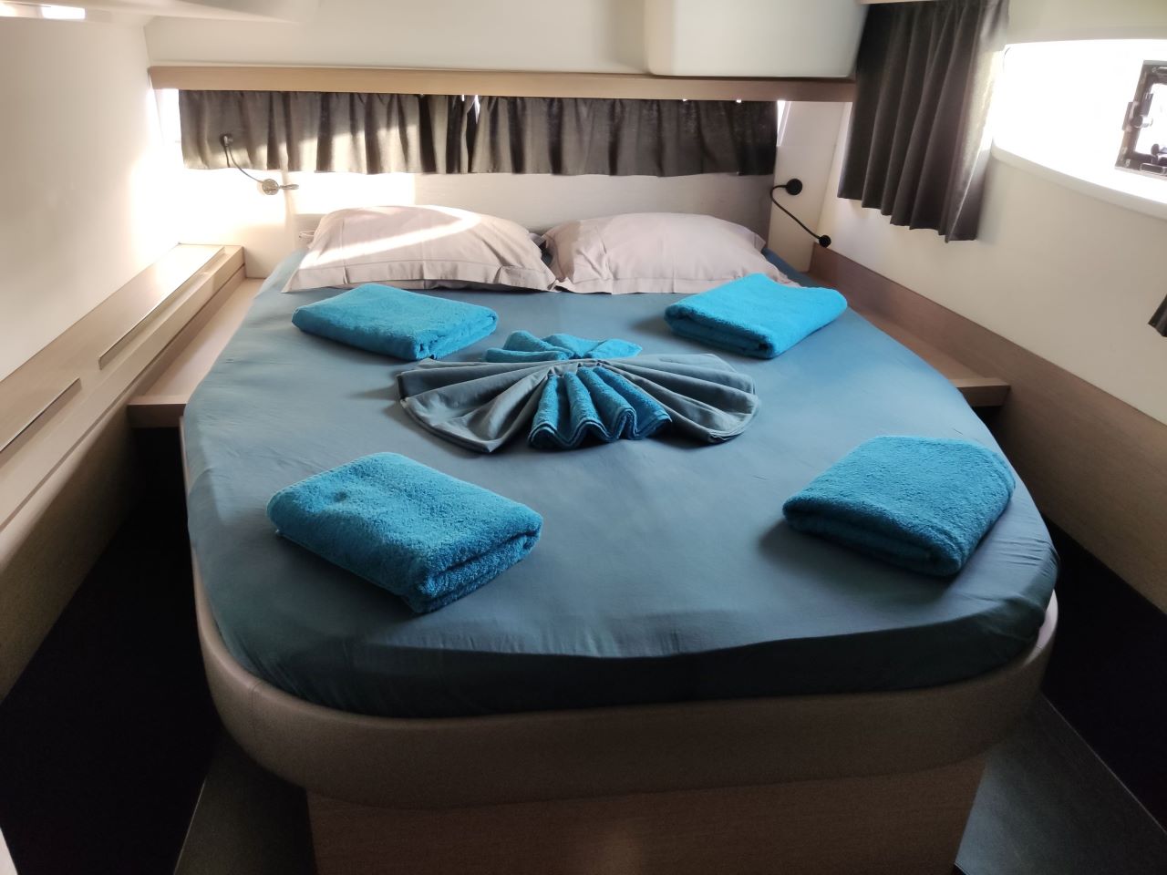Photo #12 - Fountaine Pajot Lucia 40 - 4 cab. (BALISIER) en Sibenik - 28239