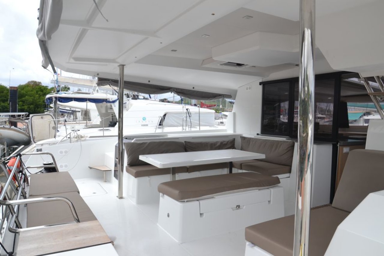 Photo #10 - Fountaine Pajot Saona 47 Quintet - 5 + 1 cab. (PENFRET) en Anse Marcel - 28246