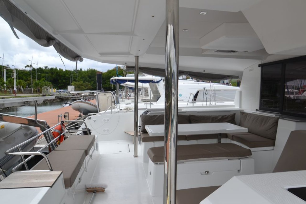 Photo #11 - Fountaine Pajot Saona 47 Quintet - 5 + 1 cab. (PENFRET) en Anse Marcel - 28246