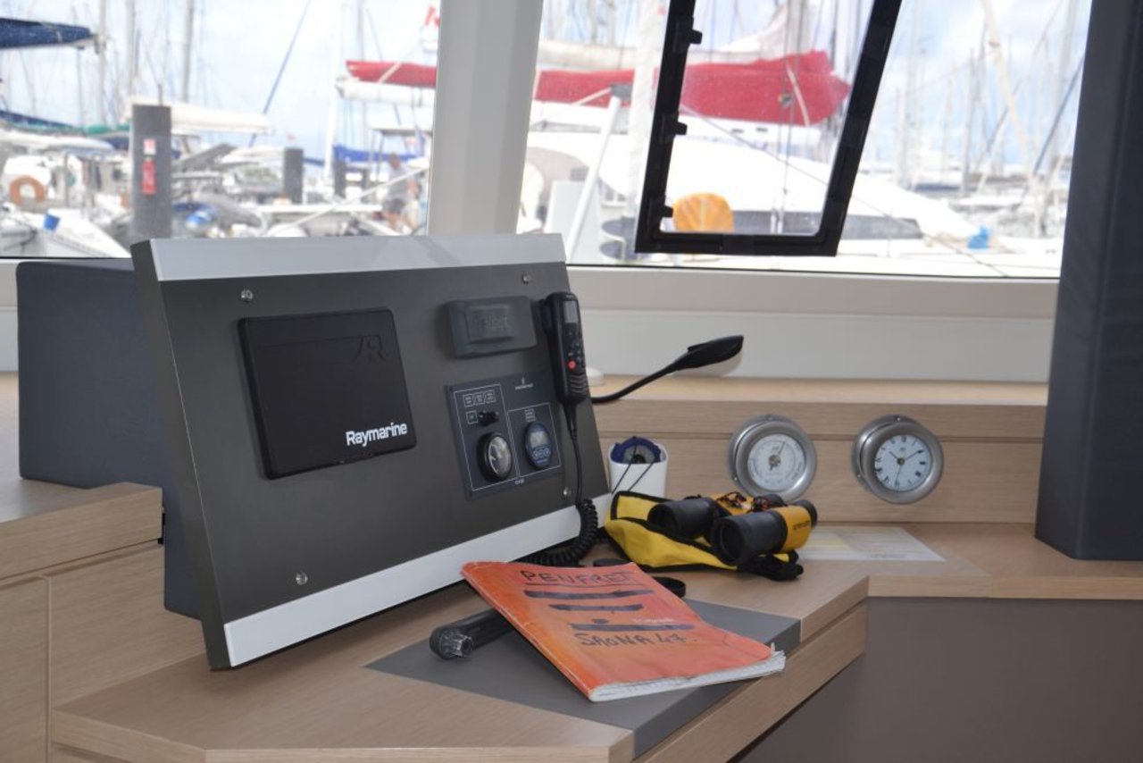 Photo #12 - Fountaine Pajot Saona 47 Quintet - 5 + 1 cab. (PENFRET) en Anse Marcel - 28246