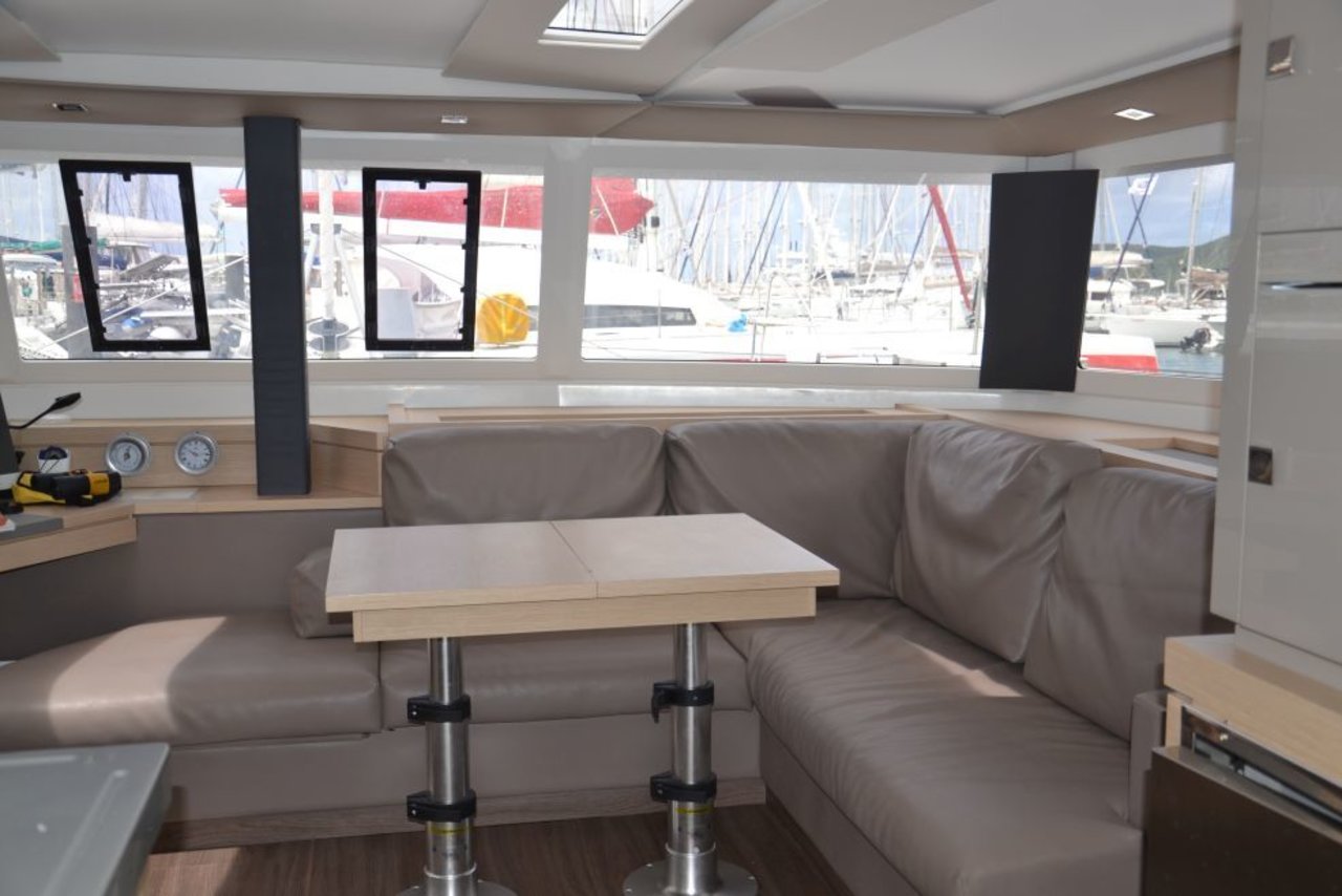 Photo #13 - Fountaine Pajot Saona 47 Quintet - 5 + 1 cab. (PENFRET) en Anse Marcel - 28246