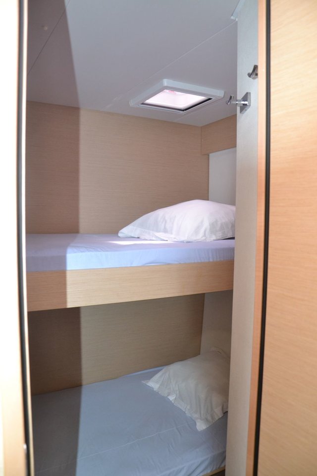 Photo #2 - Fountaine Pajot Saona 47 Quintet - 5 + 1 cab. (PENFRET) en Anse Marcel - 28246