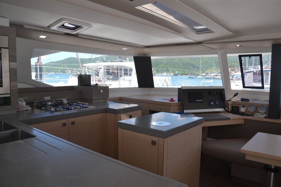 Photo #7 - Fountaine Pajot Saona 47 Quintet - 5 + 1 cab. (CIGOGNE) in Le Marin - 28247