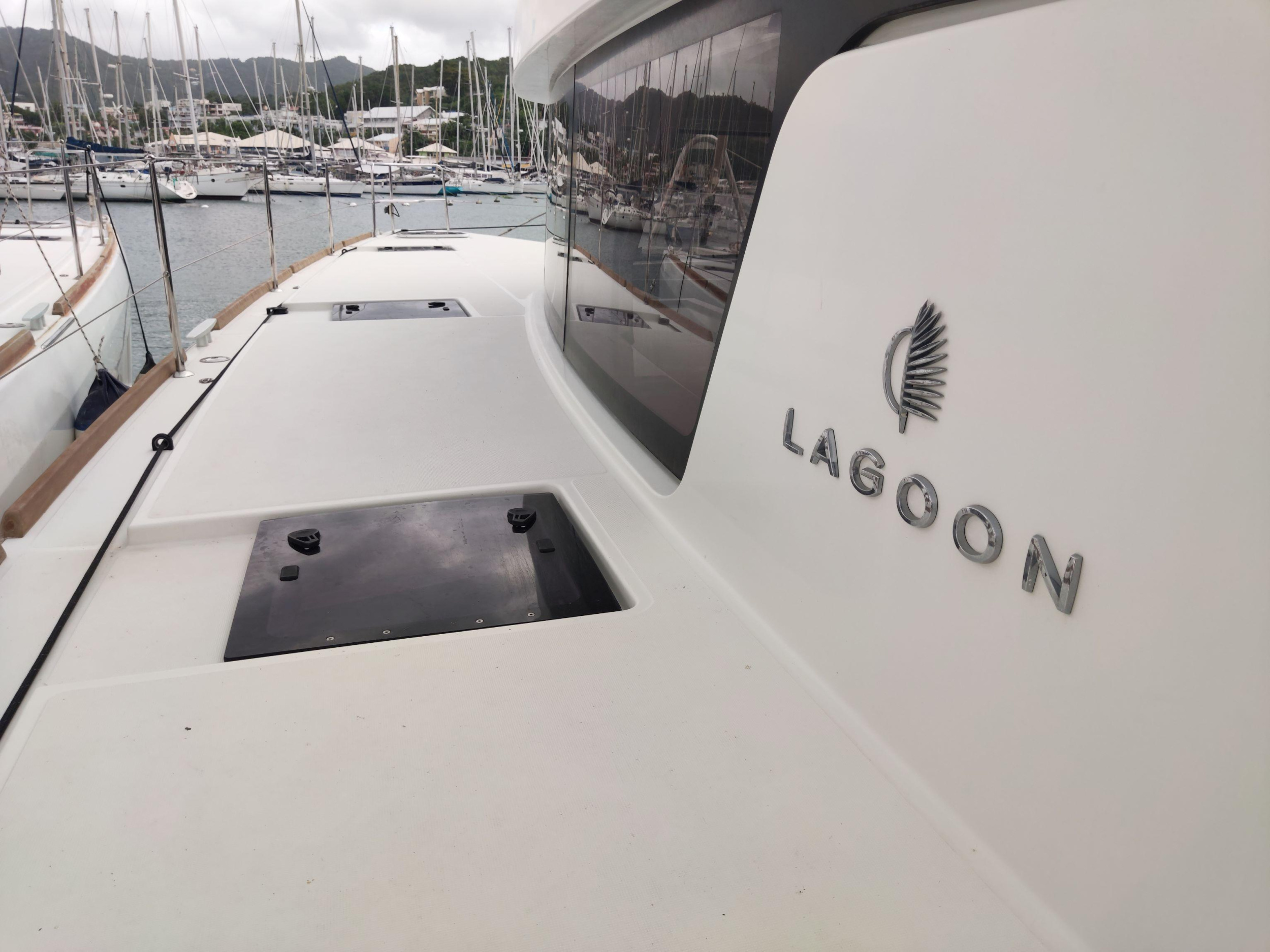 Photo #4 - Lagoon 52 F - 6 + 2 cab. (KETOUPA) in Le Marin - 28266