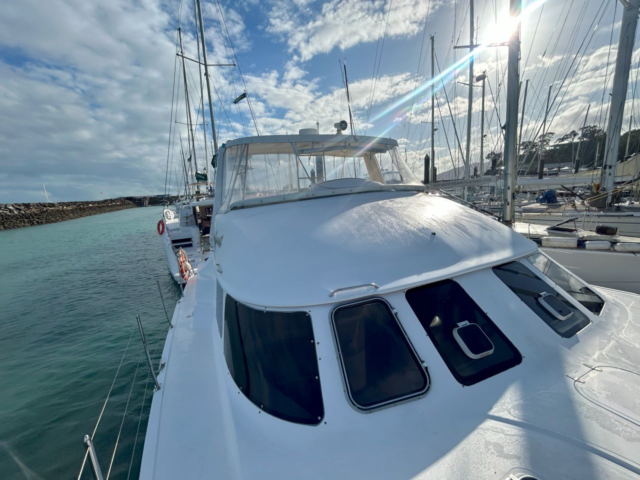 Photo #4 - Conquest 44 (SUNQUEST) in Airlie Beach - 28297