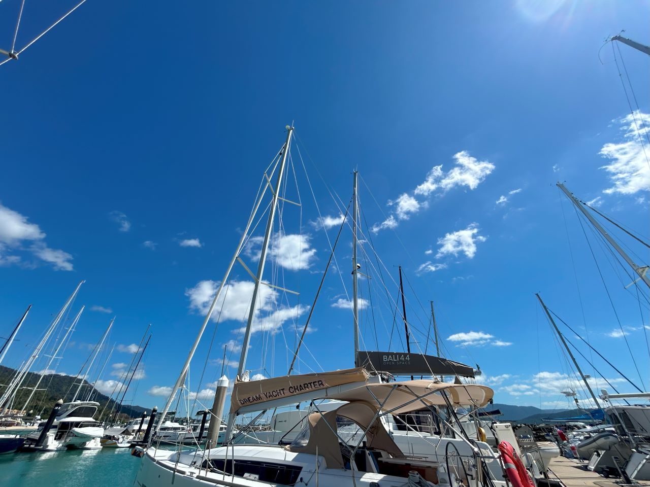 Photo #4 - Dufour 412 GL (MISS B) en Airlie Beach - 28302