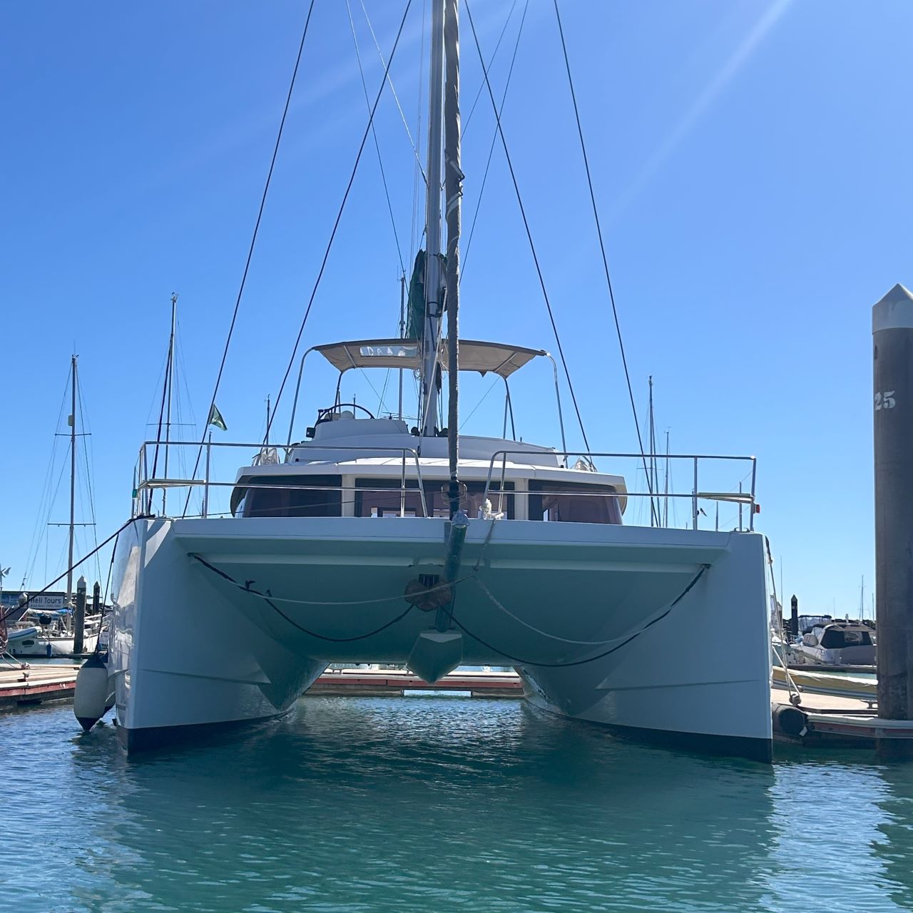 Photo #4 - Bali 4.3 (SINATRA) in Airlie Beach - 28307