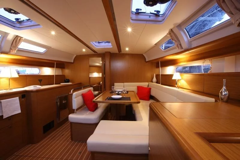 Sun Odyssey 44i (MISS DEVEREUX)  - 5