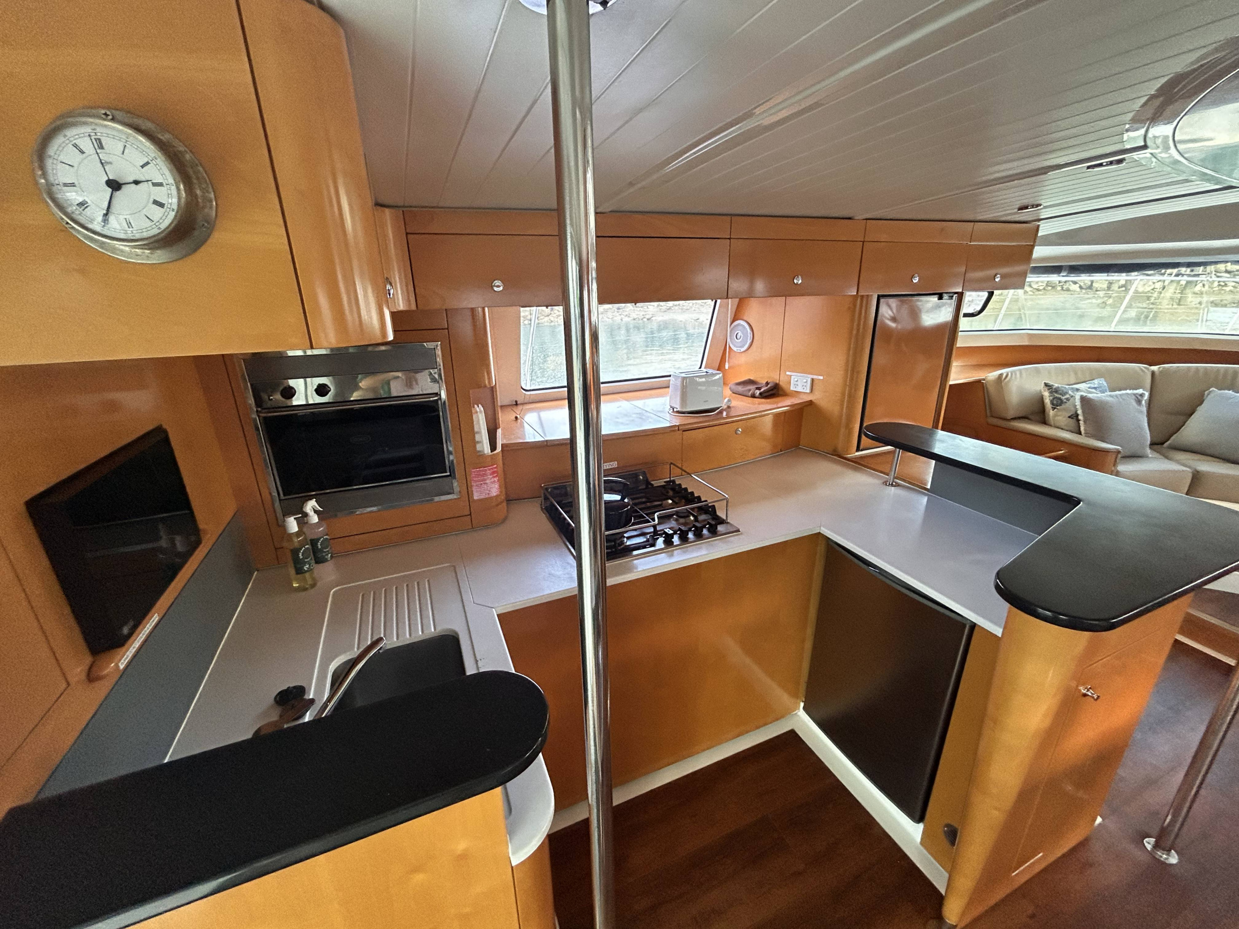 Photo #7 - Cumberland 46 - 4 cab. (DIMANCHE) in Airlie Beach - 28332