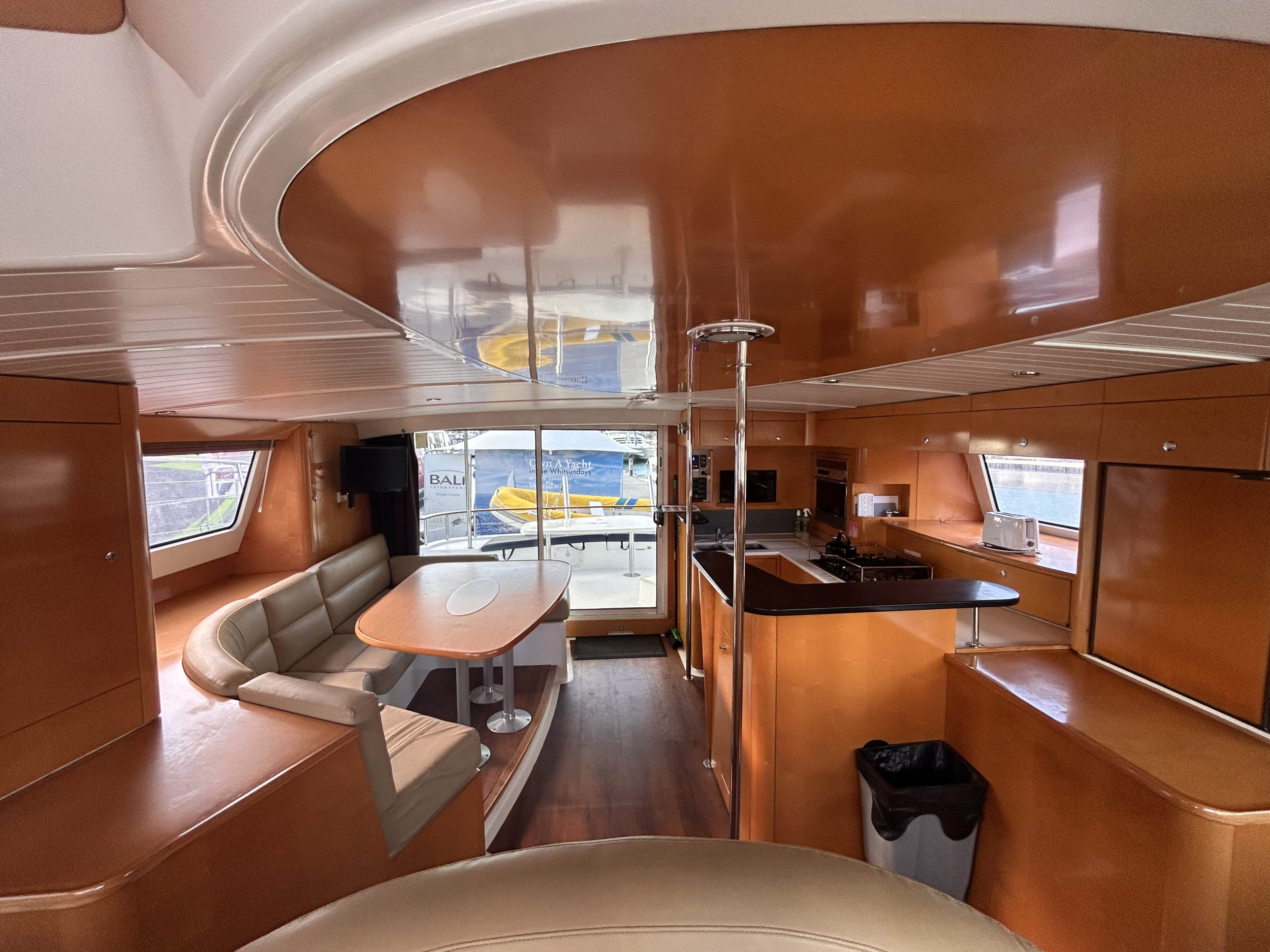 Photo #8 - Cumberland 46 - 4 cab. (DIMANCHE) in Airlie Beach - 28332